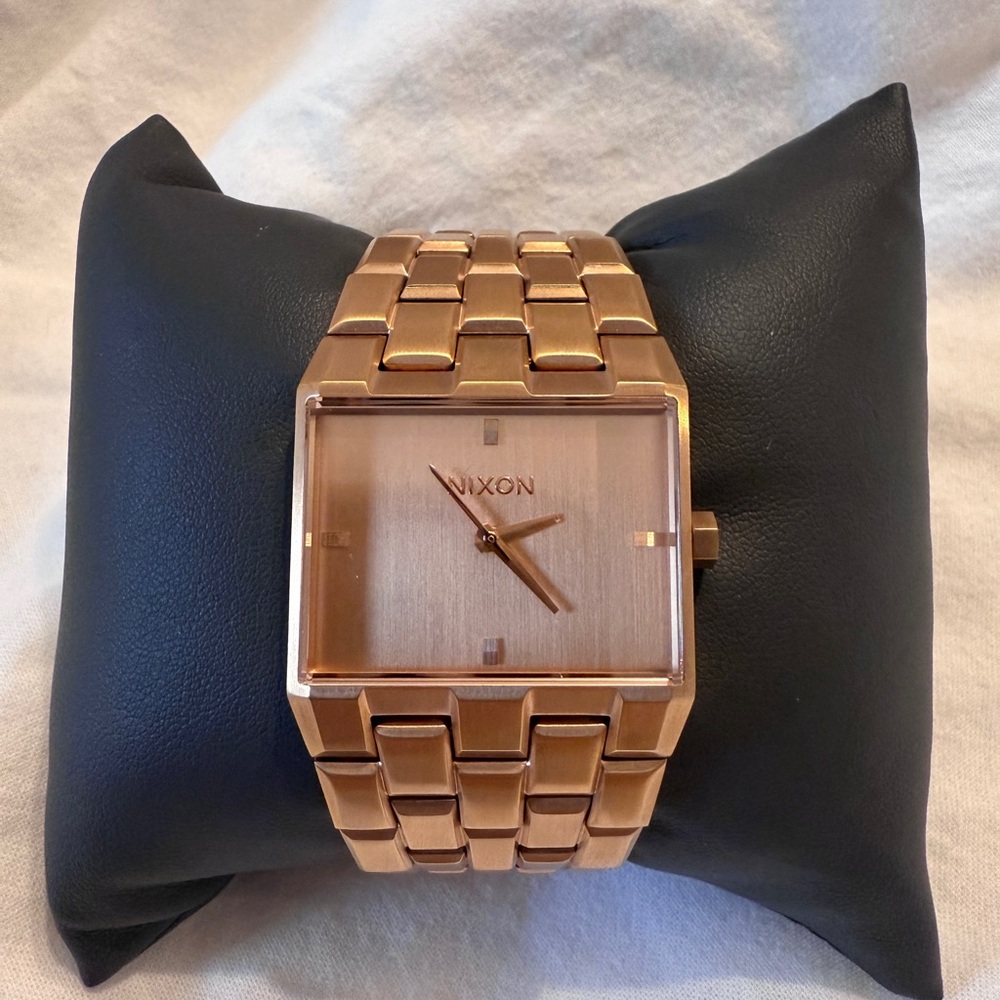 Nixon Metallic Rose Square Timepiece